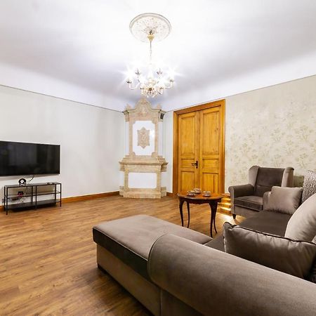 Ancient Storie'S Ap 65Sqm Renovated Free Parking Apartman Riga Kültér fotó