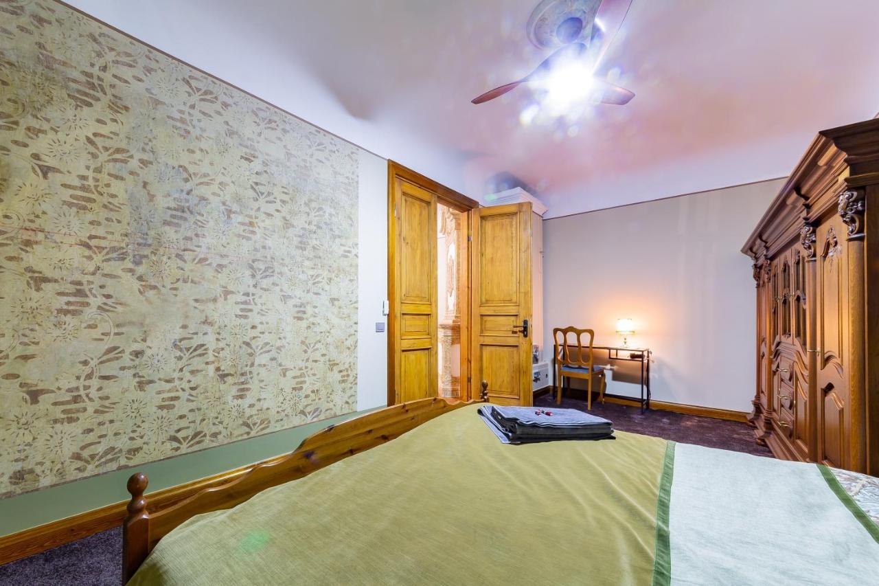 Ancient Storie'S Ap 65Sqm Renovated Free Parking Apartman Riga Kültér fotó